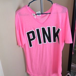 NEW VS PINK TEE